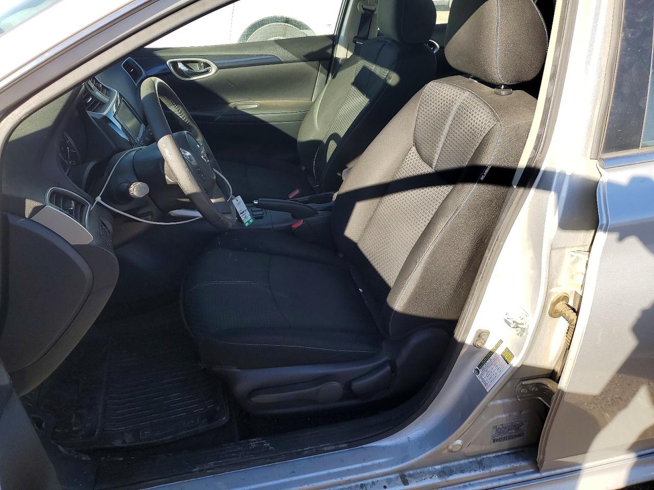2019 NISSAN SENTRA S photo 7