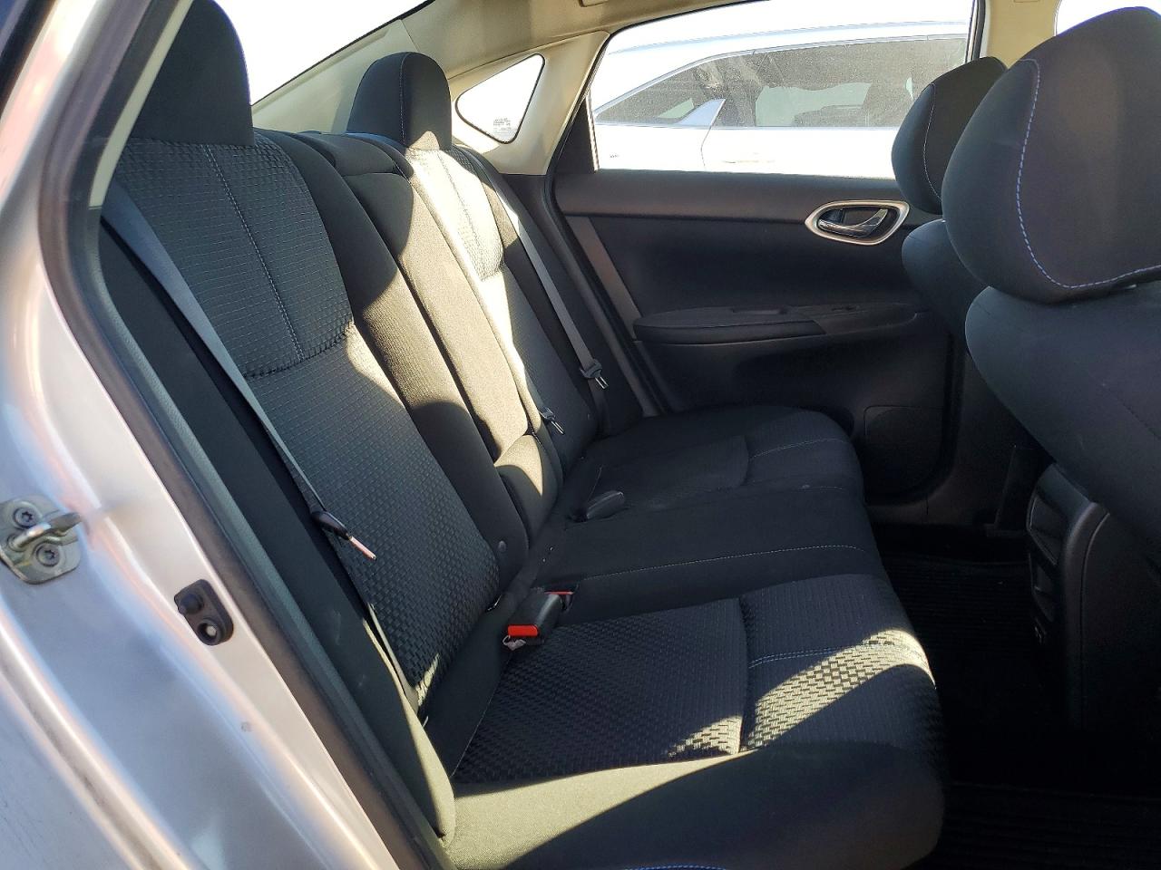 2019 NISSAN SENTRA S photo 10