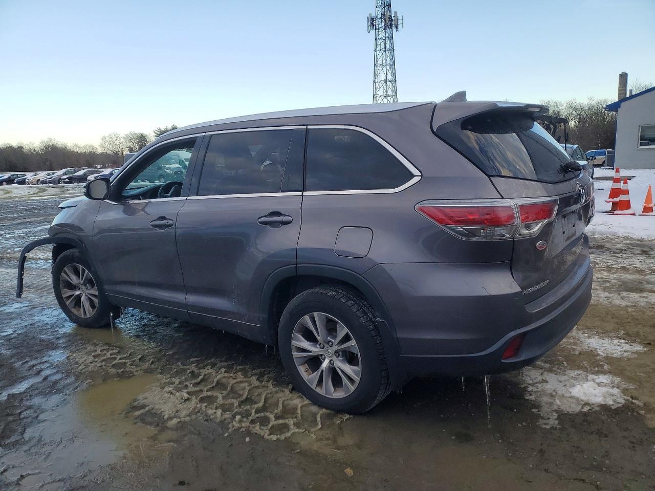 2014 TOYOTA HIGHLANDER XLE photo 2