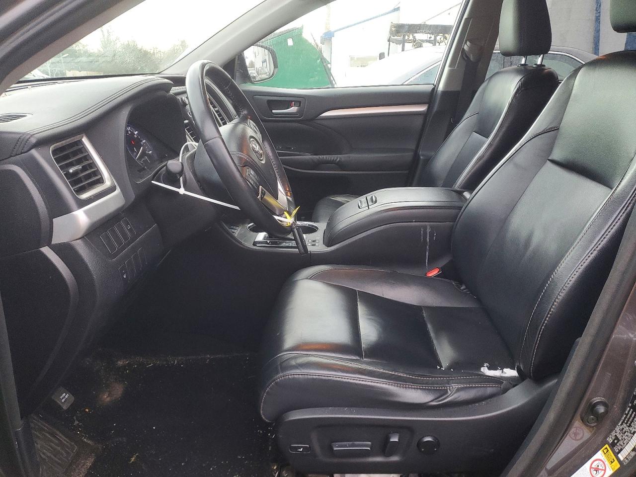 2014 TOYOTA HIGHLANDER XLE photo 7