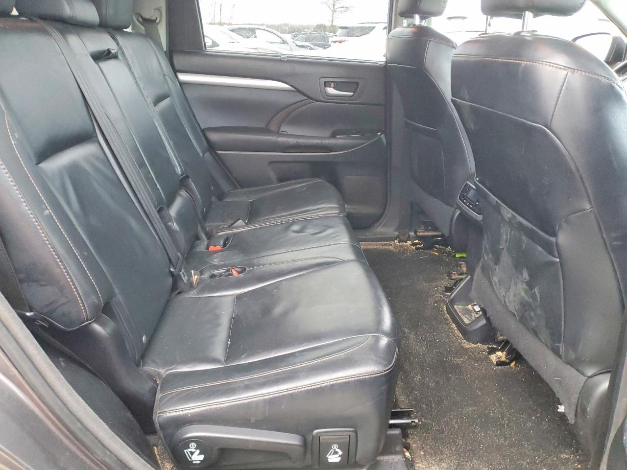 2014 TOYOTA HIGHLANDER XLE photo 11