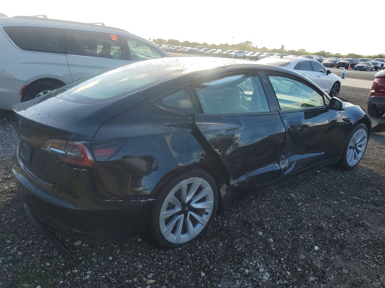 2022 TESLA MODEL 3 photo 3