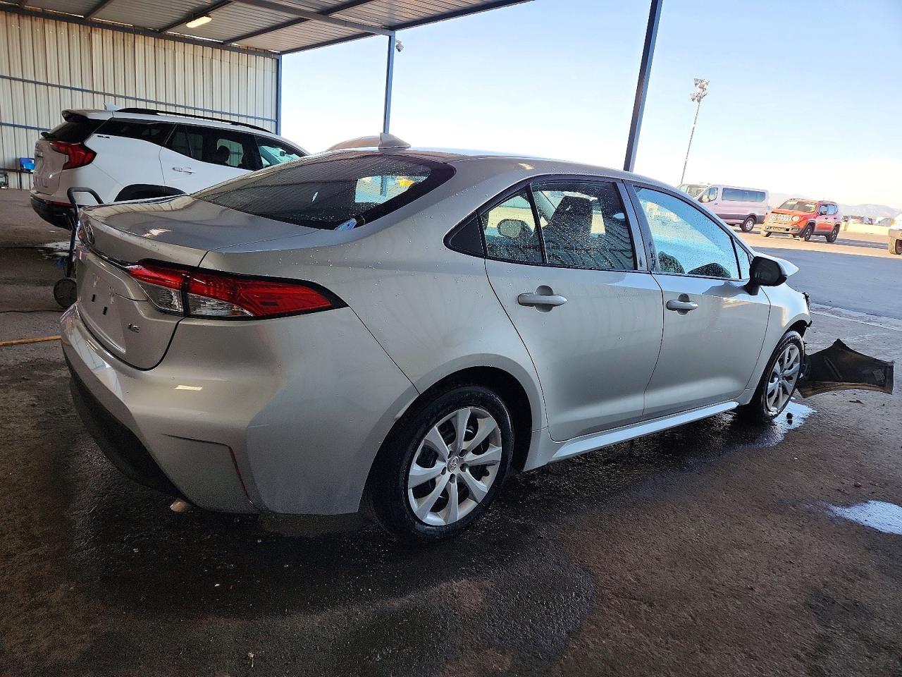 2025 TOYOTA COROLLA LE photo 3