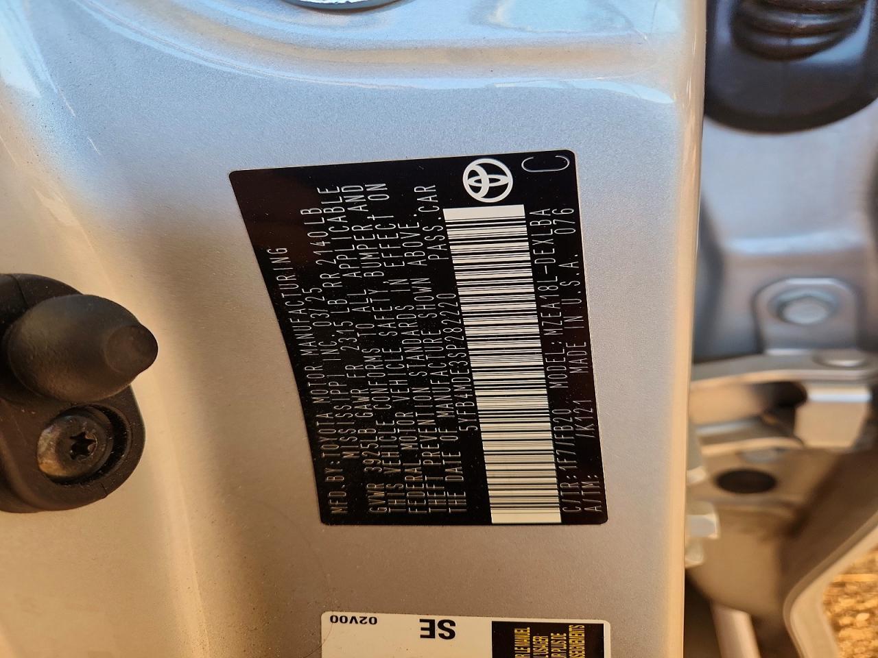 2025 TOYOTA COROLLA LE photo 13