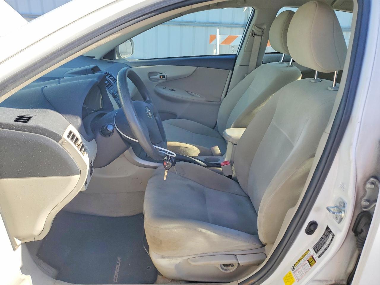 2012 TOYOTA COROLLA L photo 7