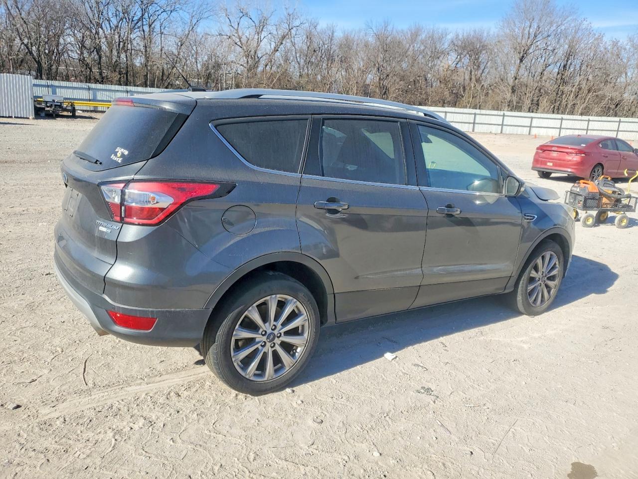 2017 FORD ESCAPE TITANIUM photo 3