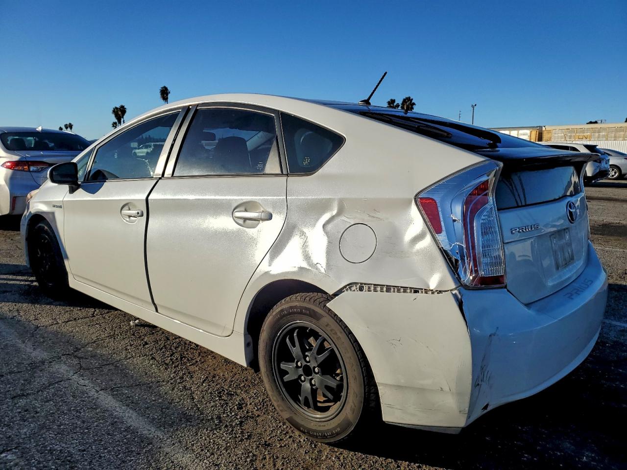 2014 TOYOTA PRIUS photo 2