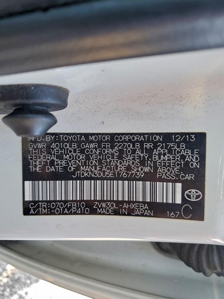 2014 TOYOTA PRIUS photo 12
