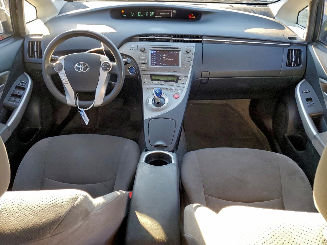2014 TOYOTA PRIUS photo 8