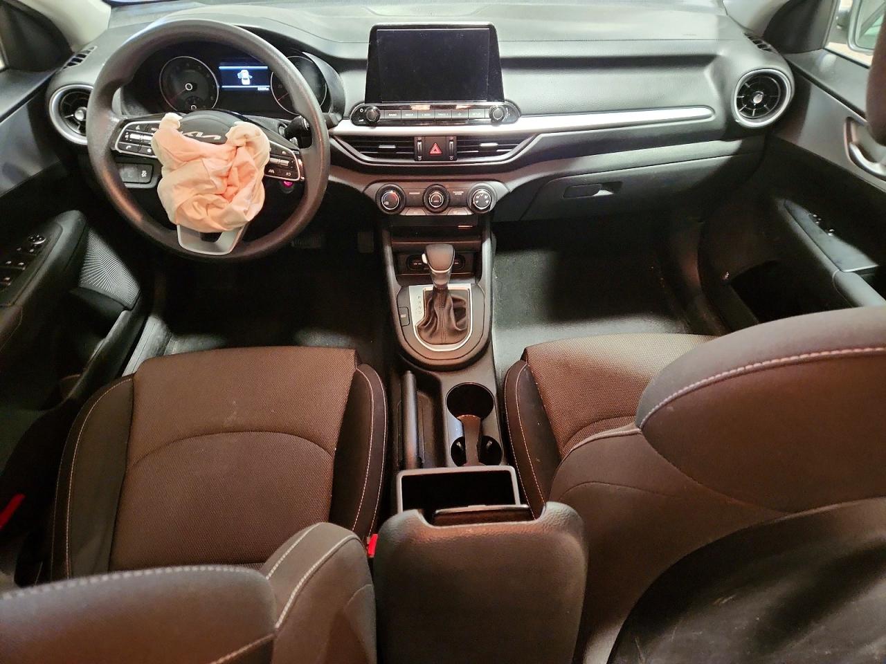 2023 KIA FORTE LX photo 8