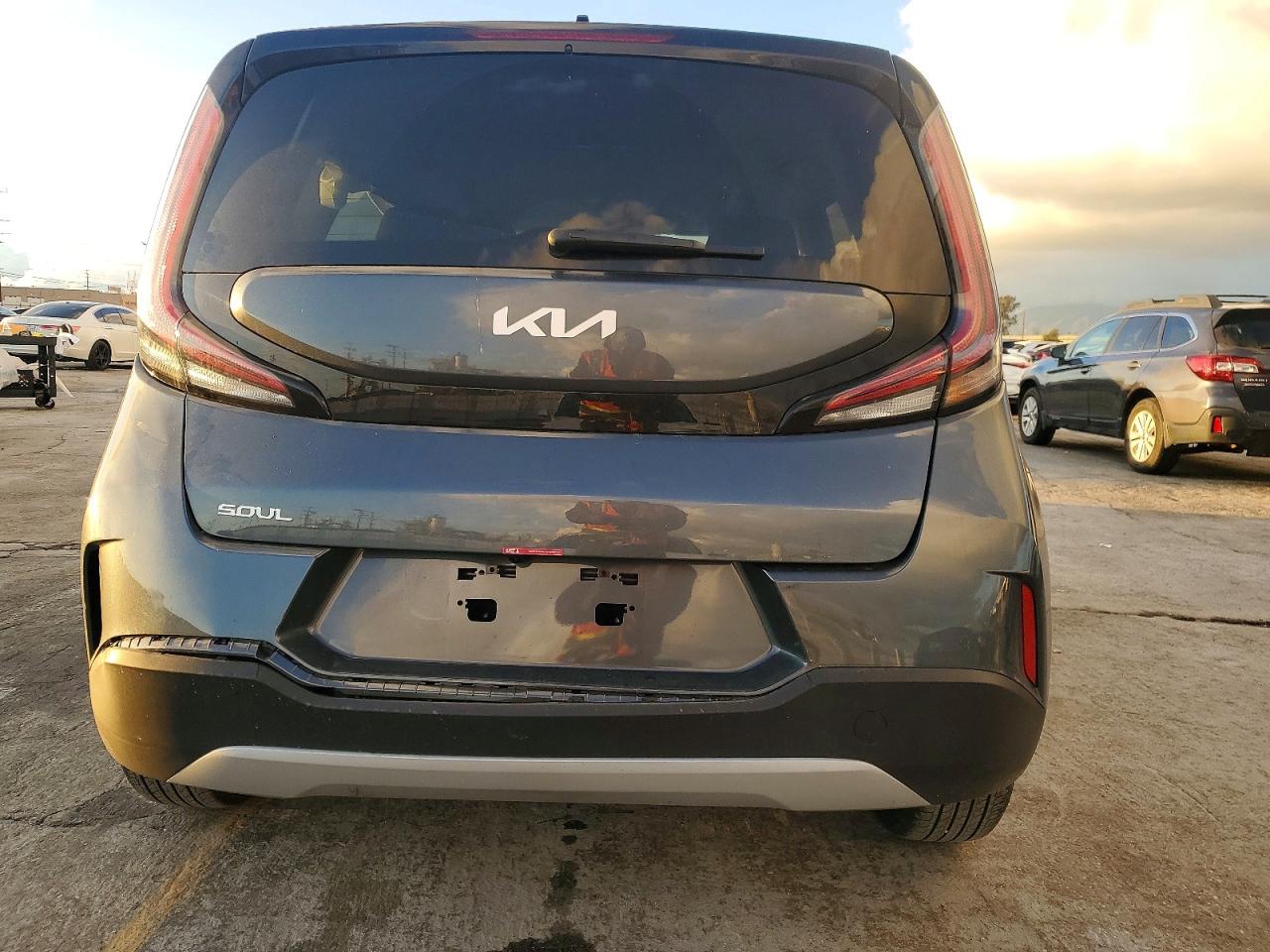 2025 KIA SOUL LX photo 6
