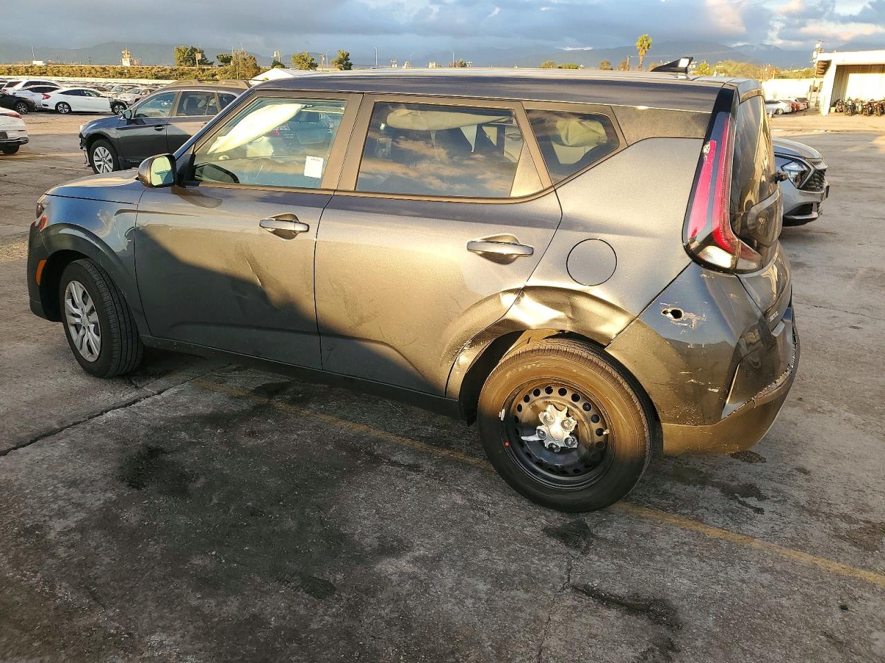 2025 KIA SOUL LX photo 2