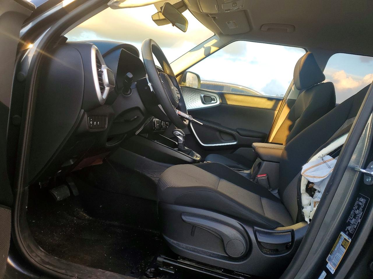 2025 KIA SOUL LX photo 7