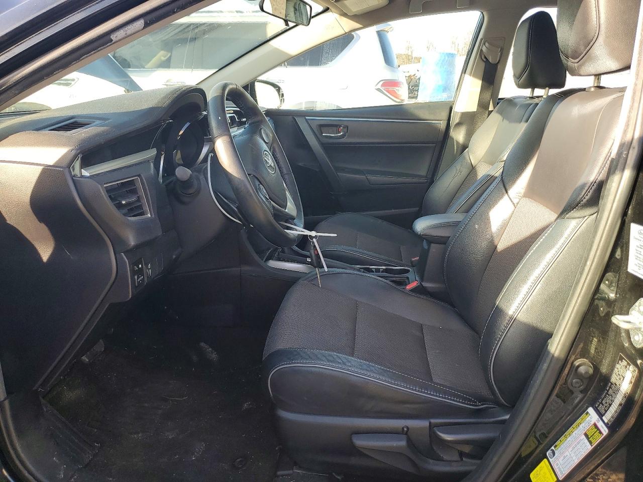 2015 TOYOTA COROLLA L photo 7