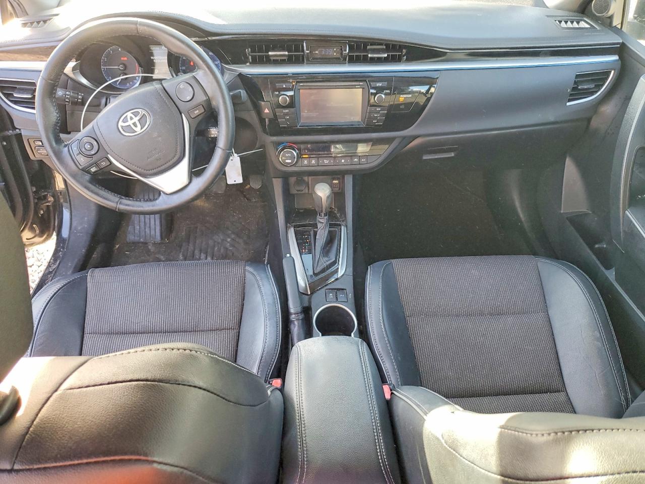 2015 TOYOTA COROLLA L photo 8