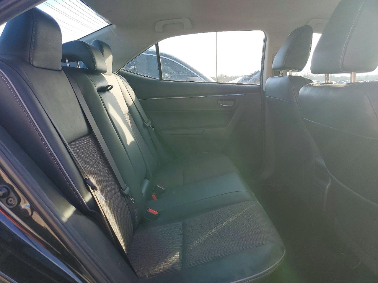 2015 TOYOTA COROLLA L photo 10