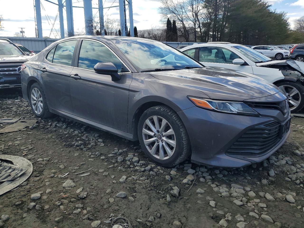 2018 TOYOTA CAMRY L photo 4