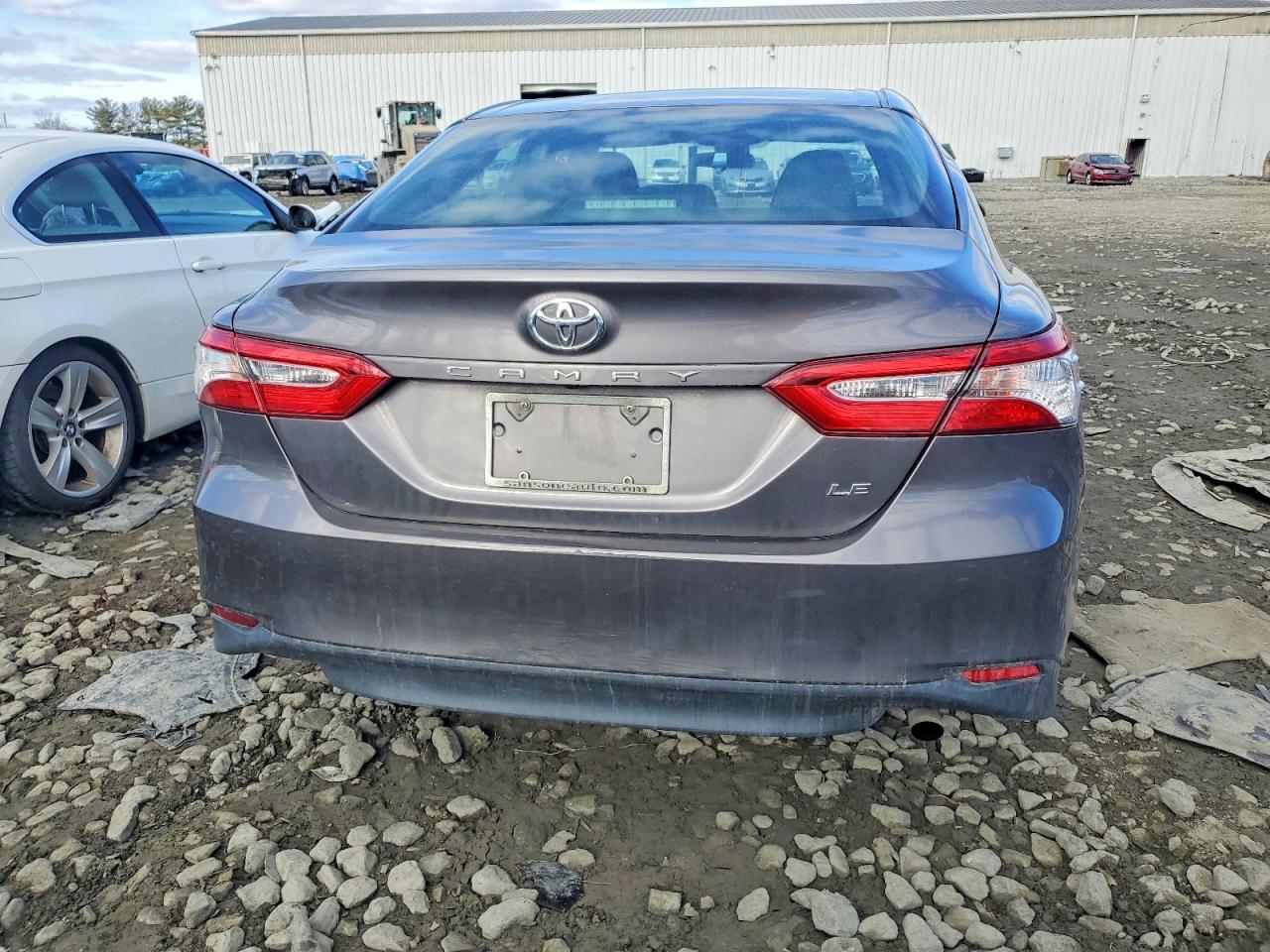 2018 TOYOTA CAMRY L photo 6