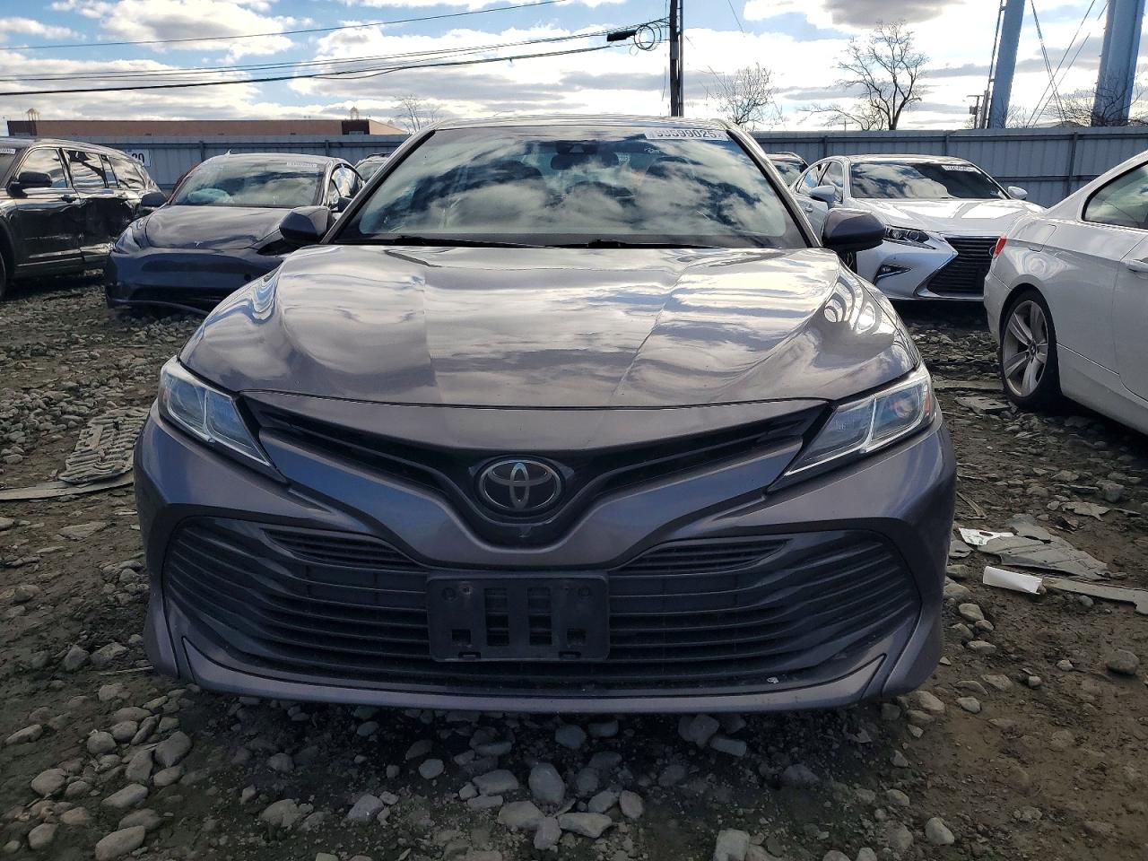 2018 TOYOTA CAMRY L photo 5