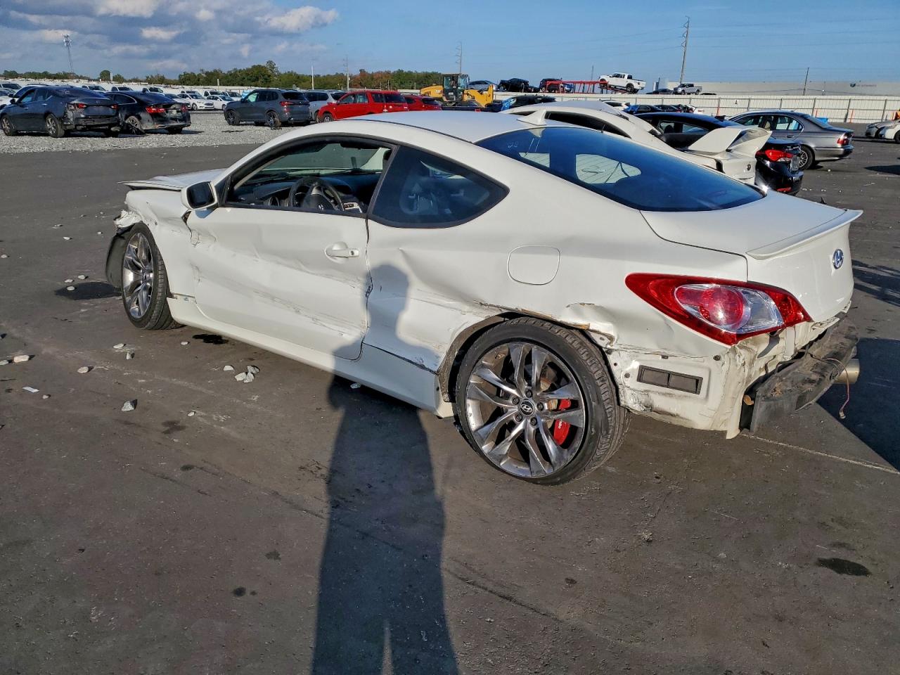 2010 HYUNDAI GENESIS COUPE 2.0T photo 2