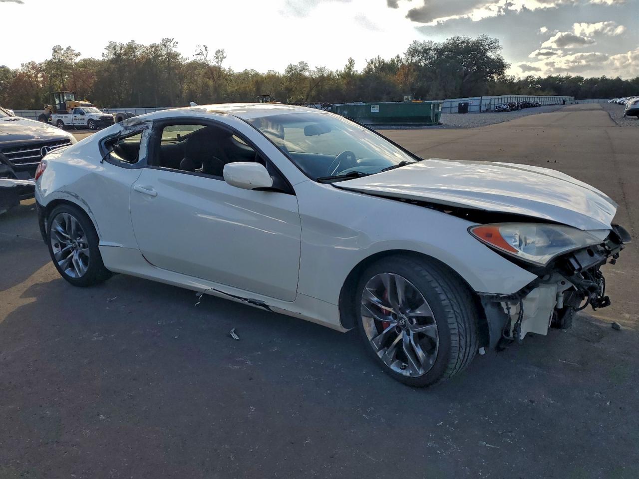 2010 HYUNDAI GENESIS COUPE 2.0T photo 4