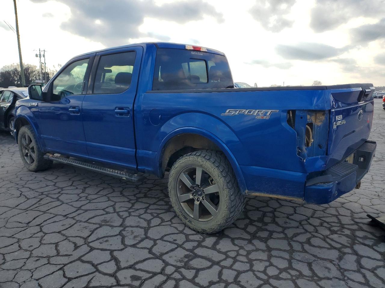 2017 FORD F150 SUPERCREW photo 2