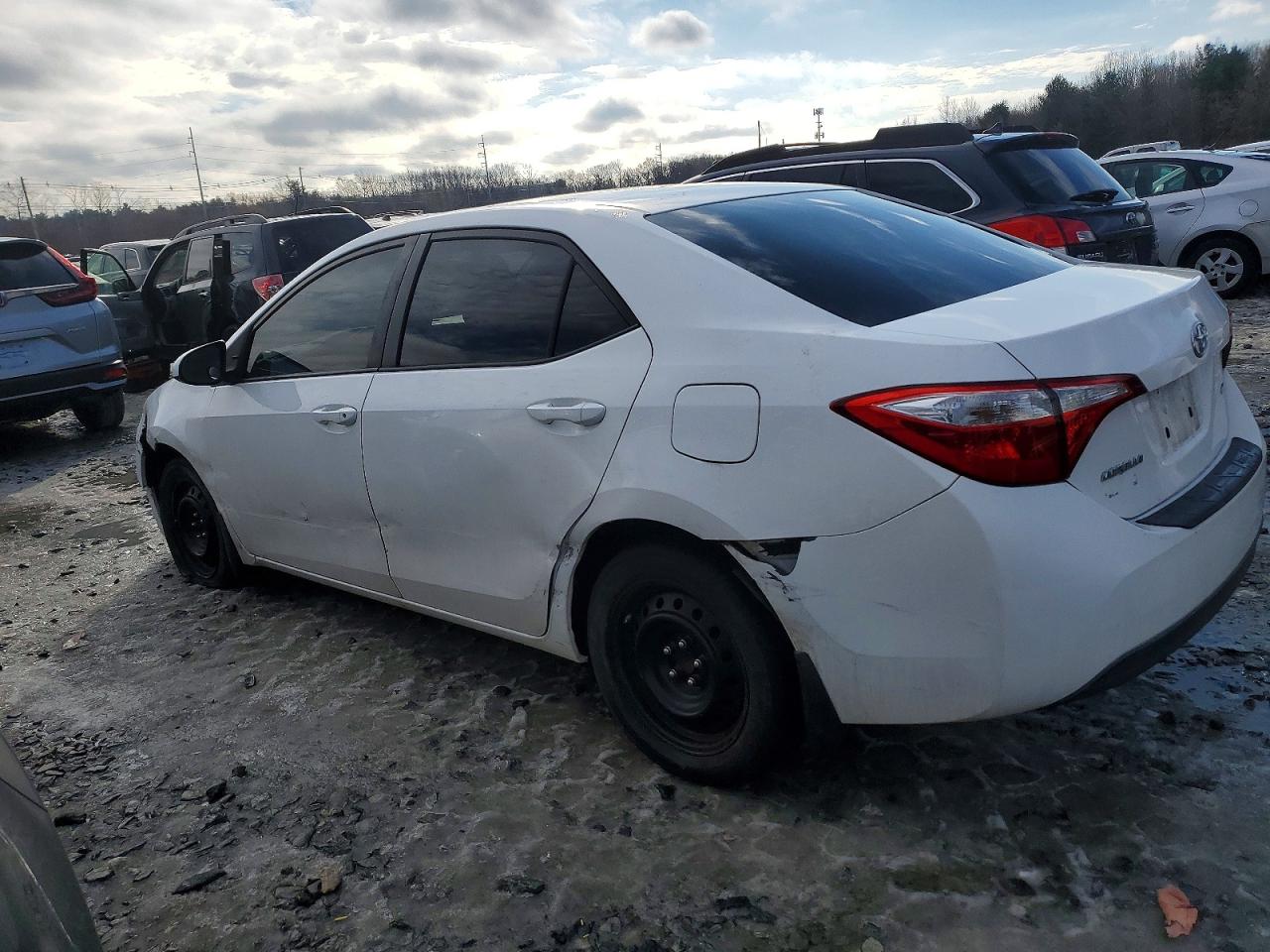 2014 TOYOTA COROLLA photo 3