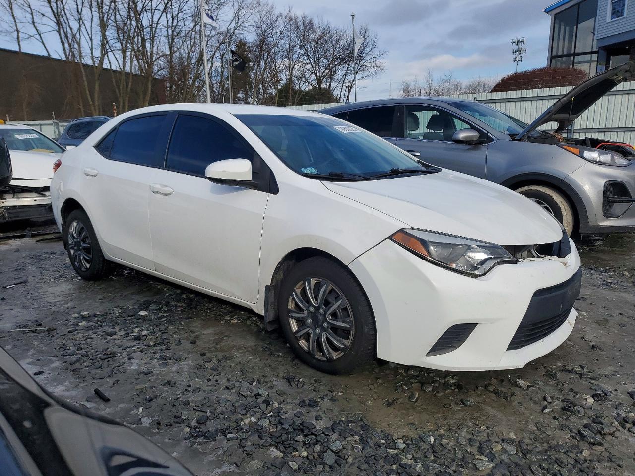 2014 TOYOTA COROLLA photo 7