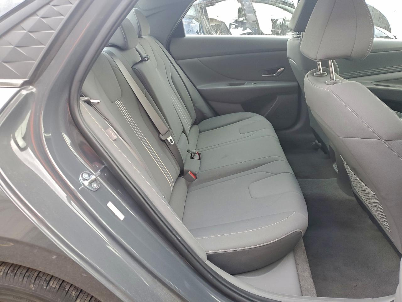 2025 HYUNDAI ELANTRA SEL photo 10