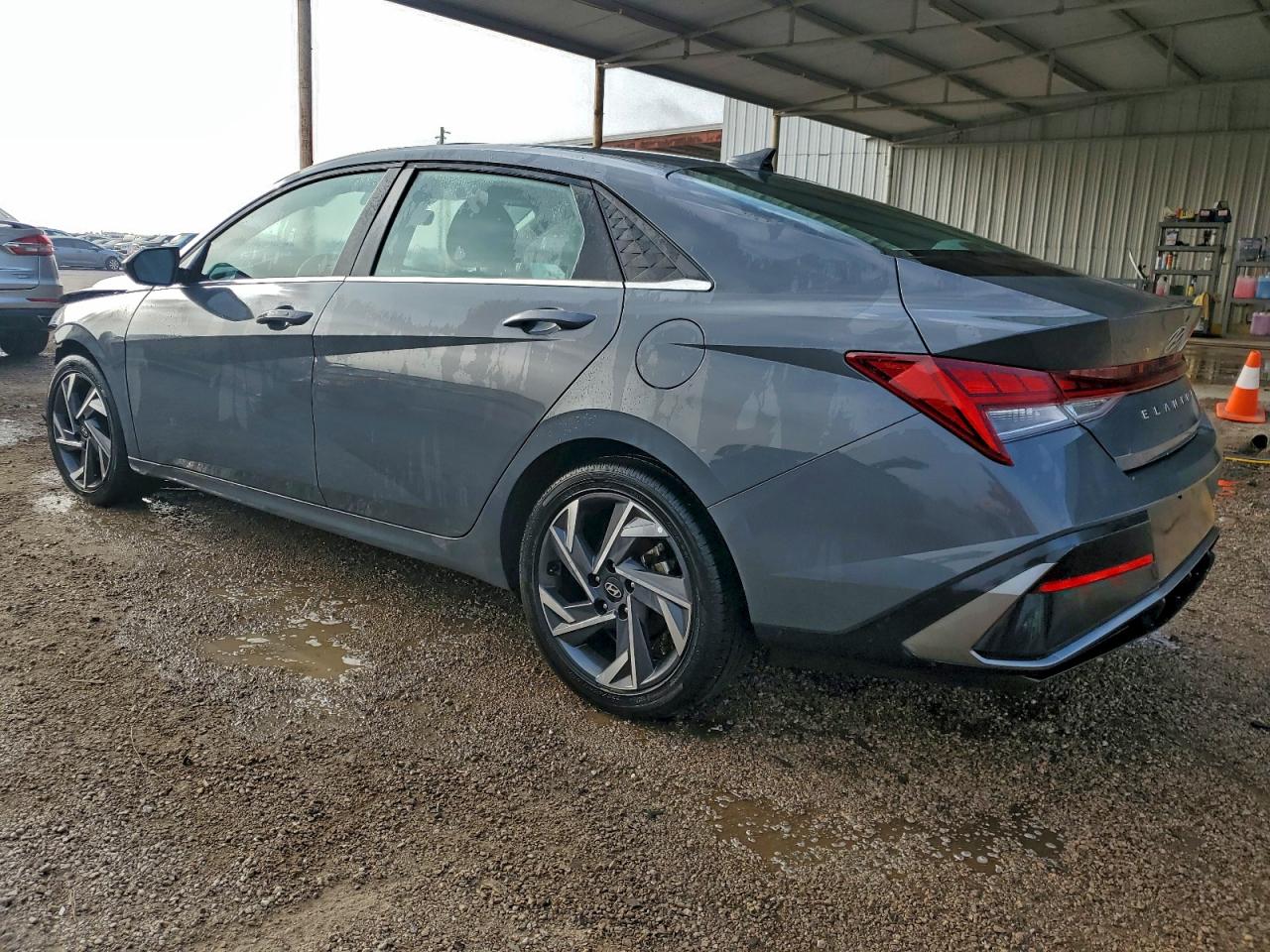 2025 HYUNDAI ELANTRA SEL photo 2