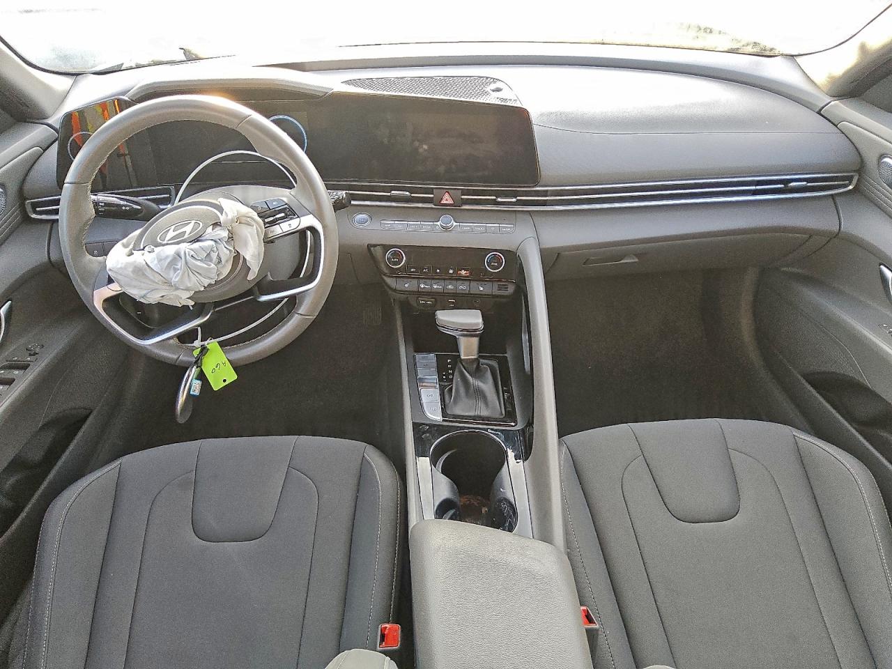 2025 HYUNDAI ELANTRA SEL photo 8