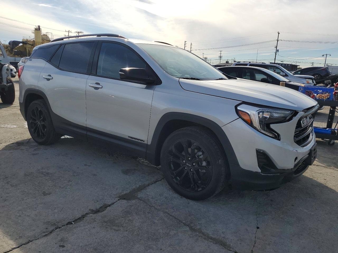 2020 GMC TERRAIN SLT photo 7