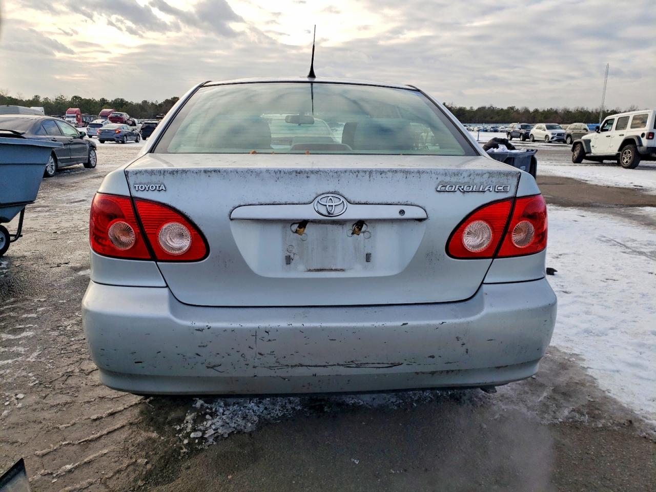 2005 TOYOTA COROLLA photo 6