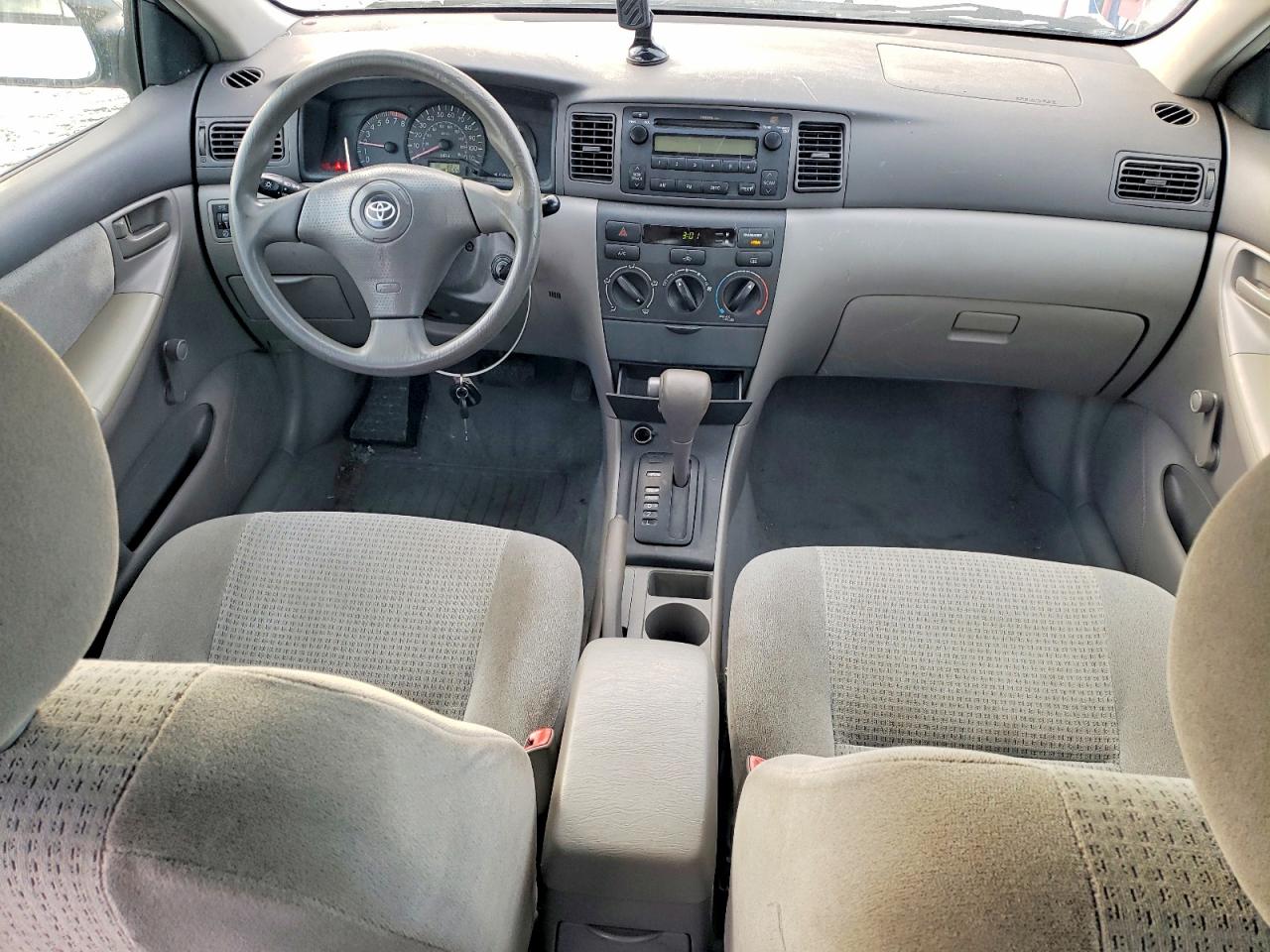 2005 TOYOTA COROLLA photo 8