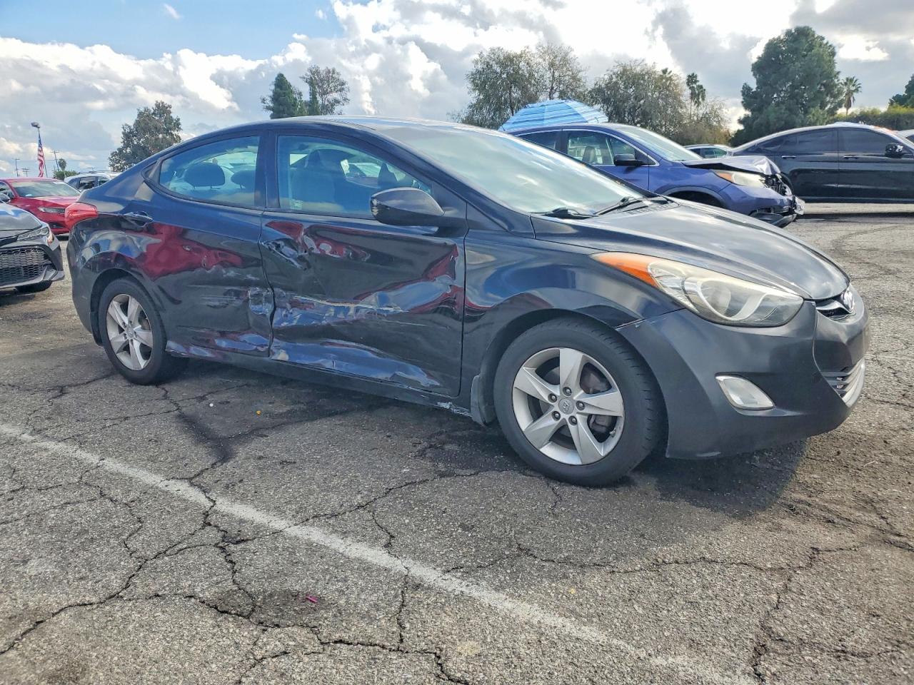 2013 HYUNDAI ELANTRA GLS photo 4
