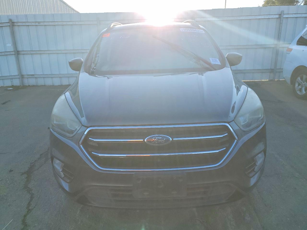 2017 FORD ESCAPE SE photo 5