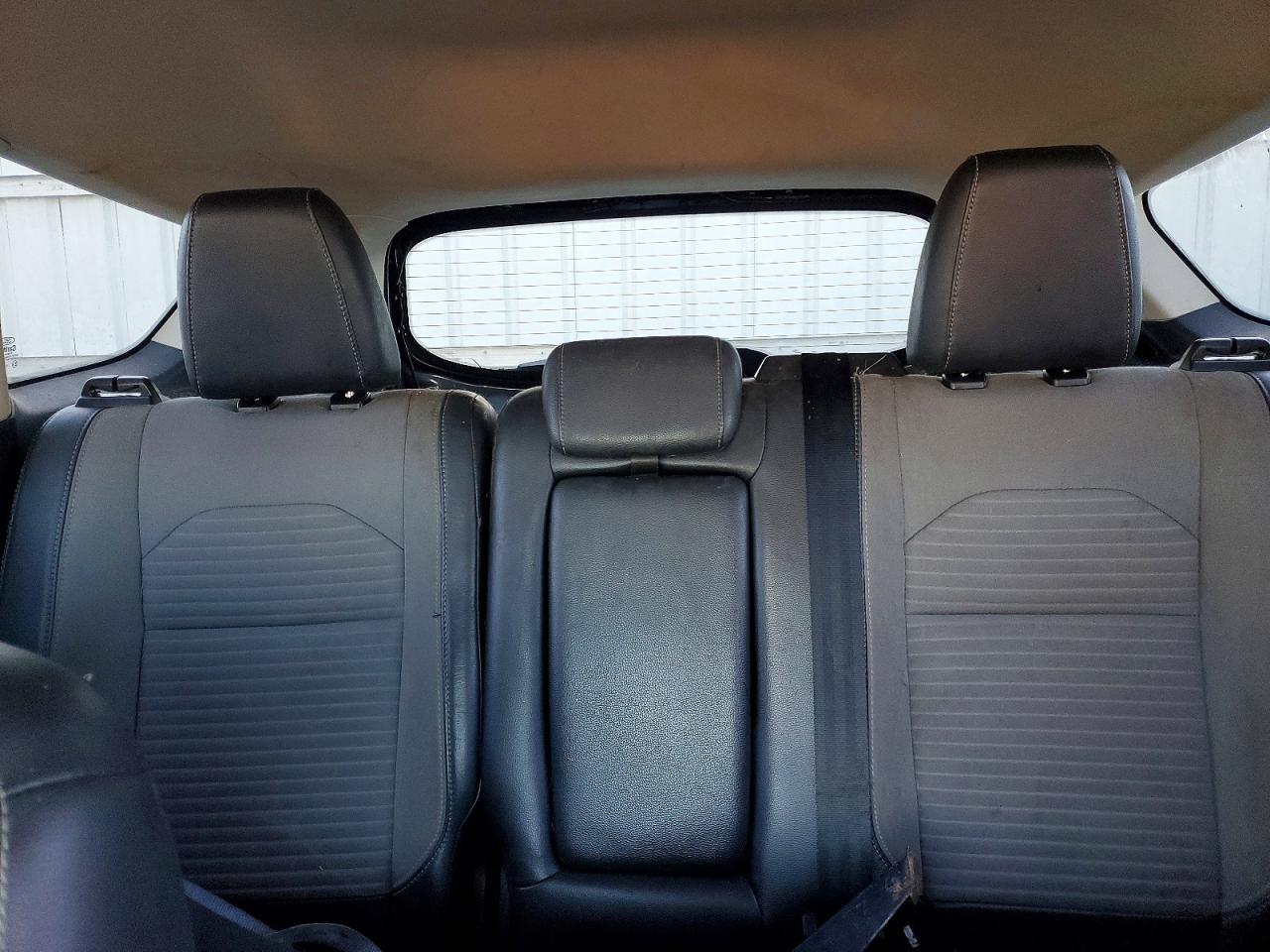 2017 FORD ESCAPE SE photo 10
