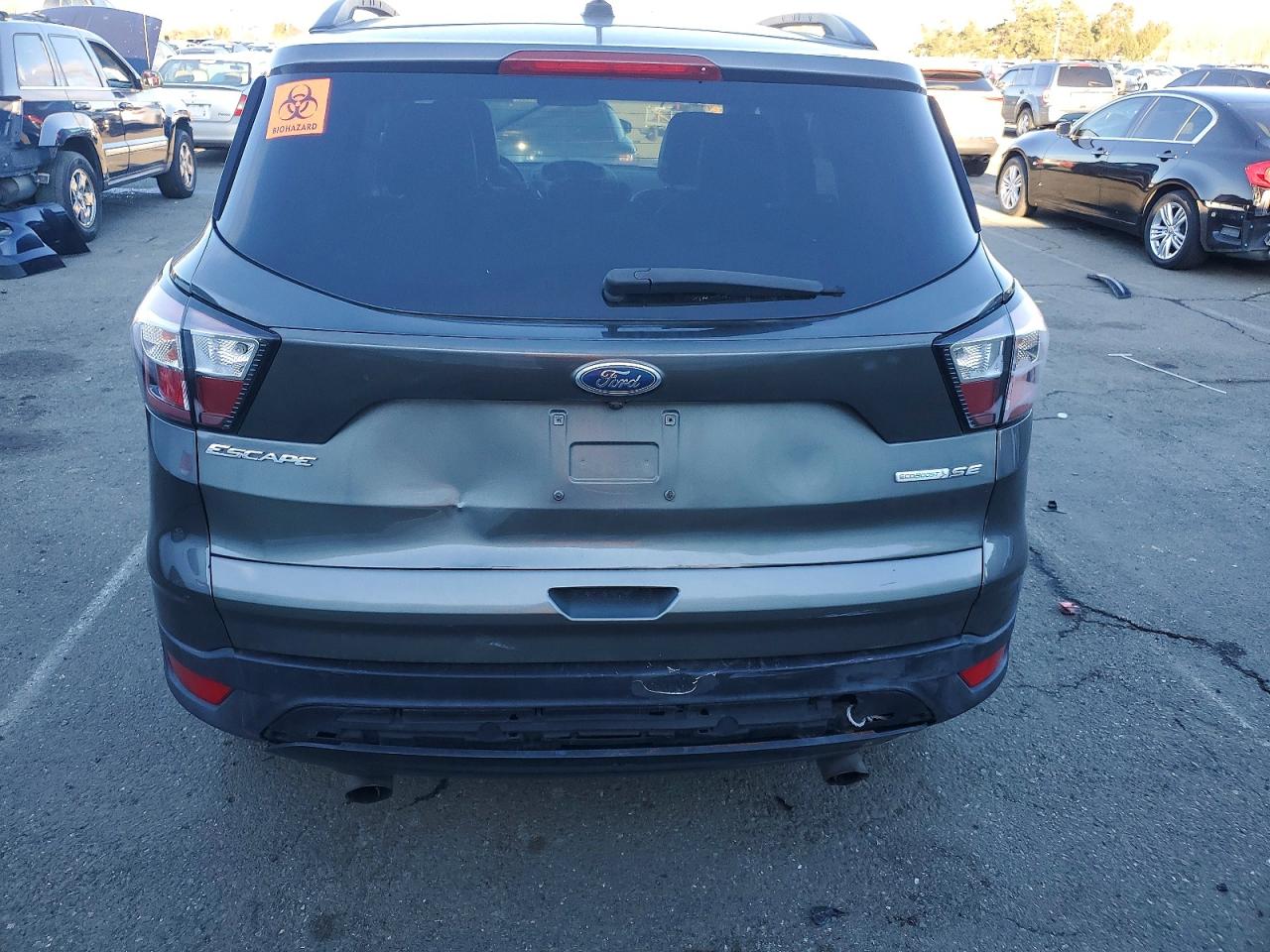 2017 FORD ESCAPE SE photo 6