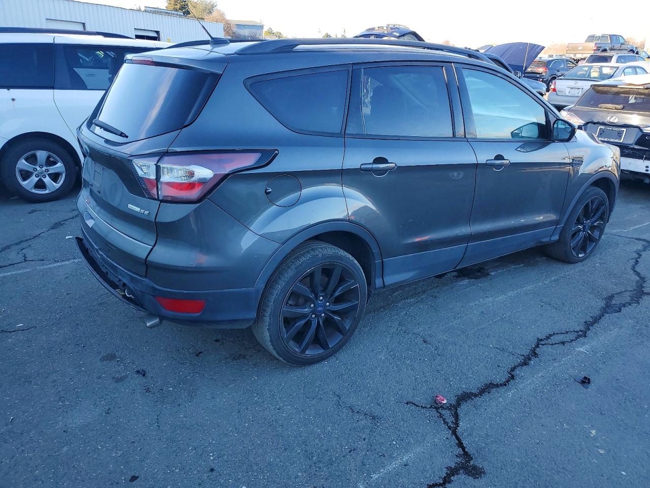 2017 FORD ESCAPE SE photo 3