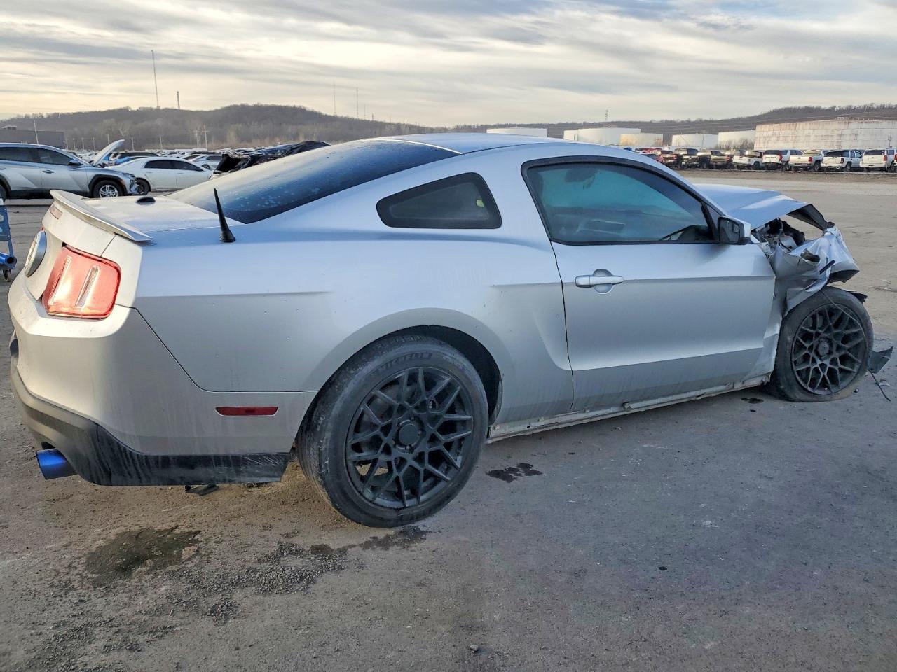 2012 FORD MUSTANG GT photo 3