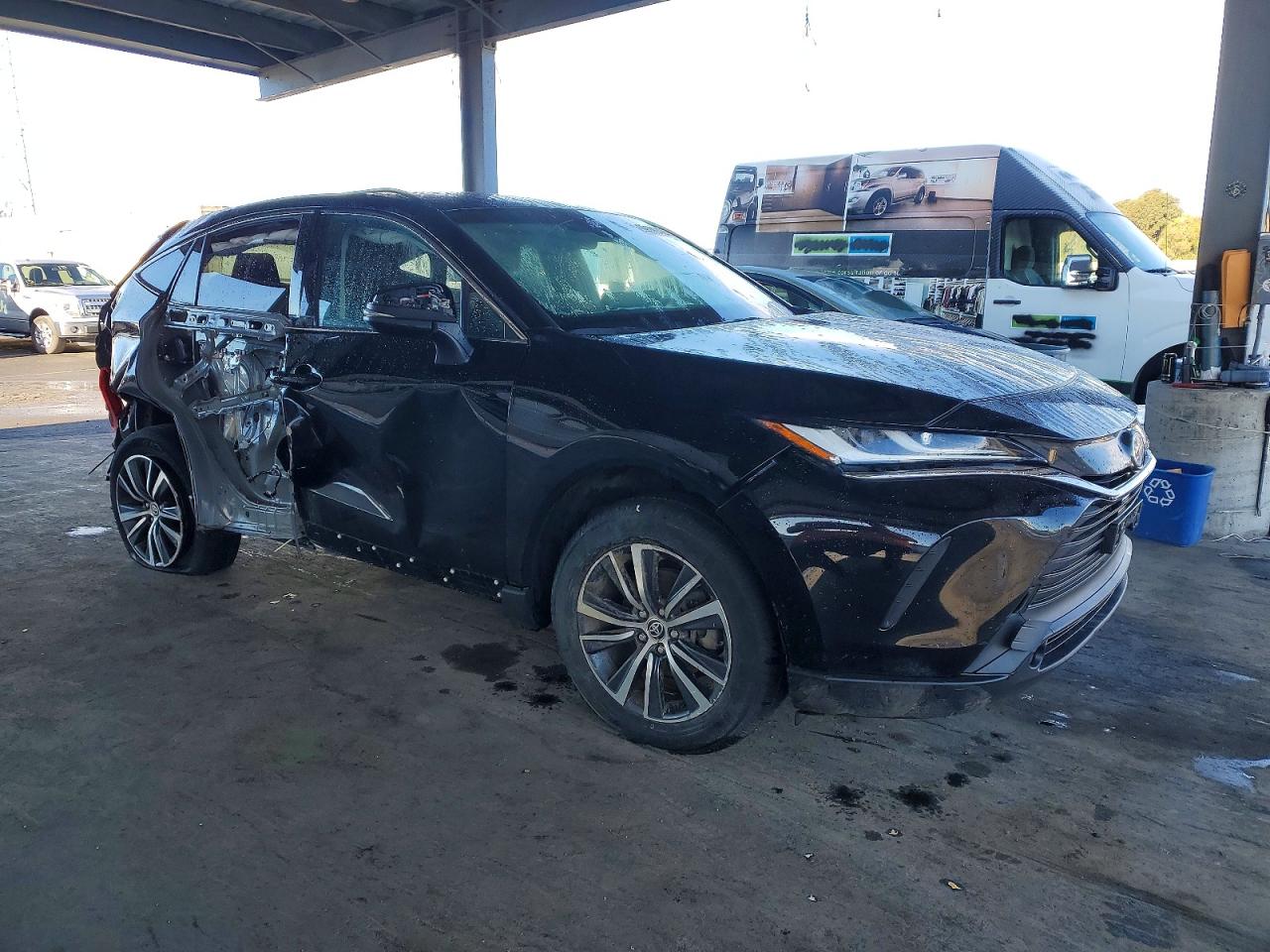 2023 TOYOTA VENZA LE photo 4