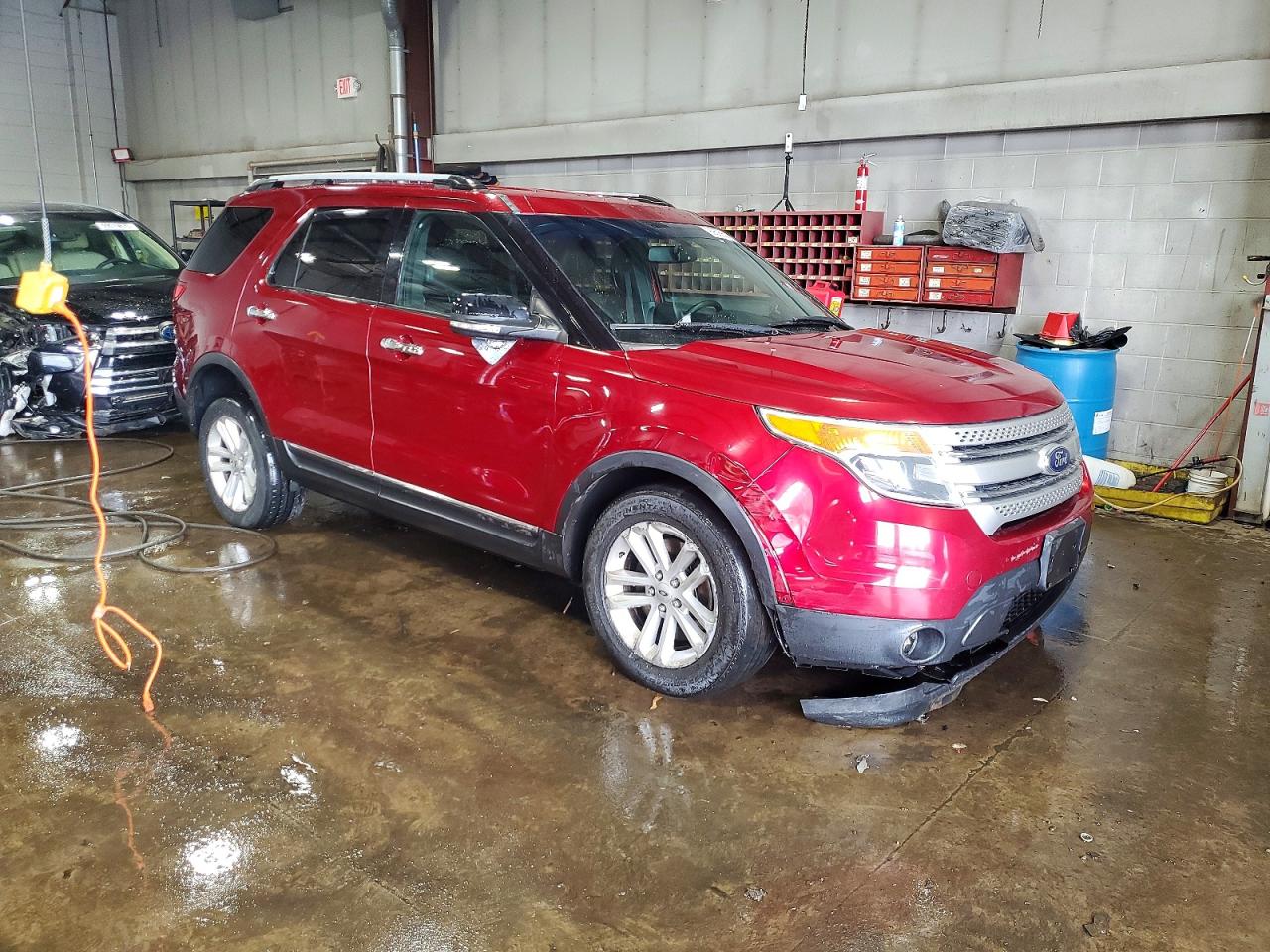 2014 FORD EXPLORER XLT photo 4