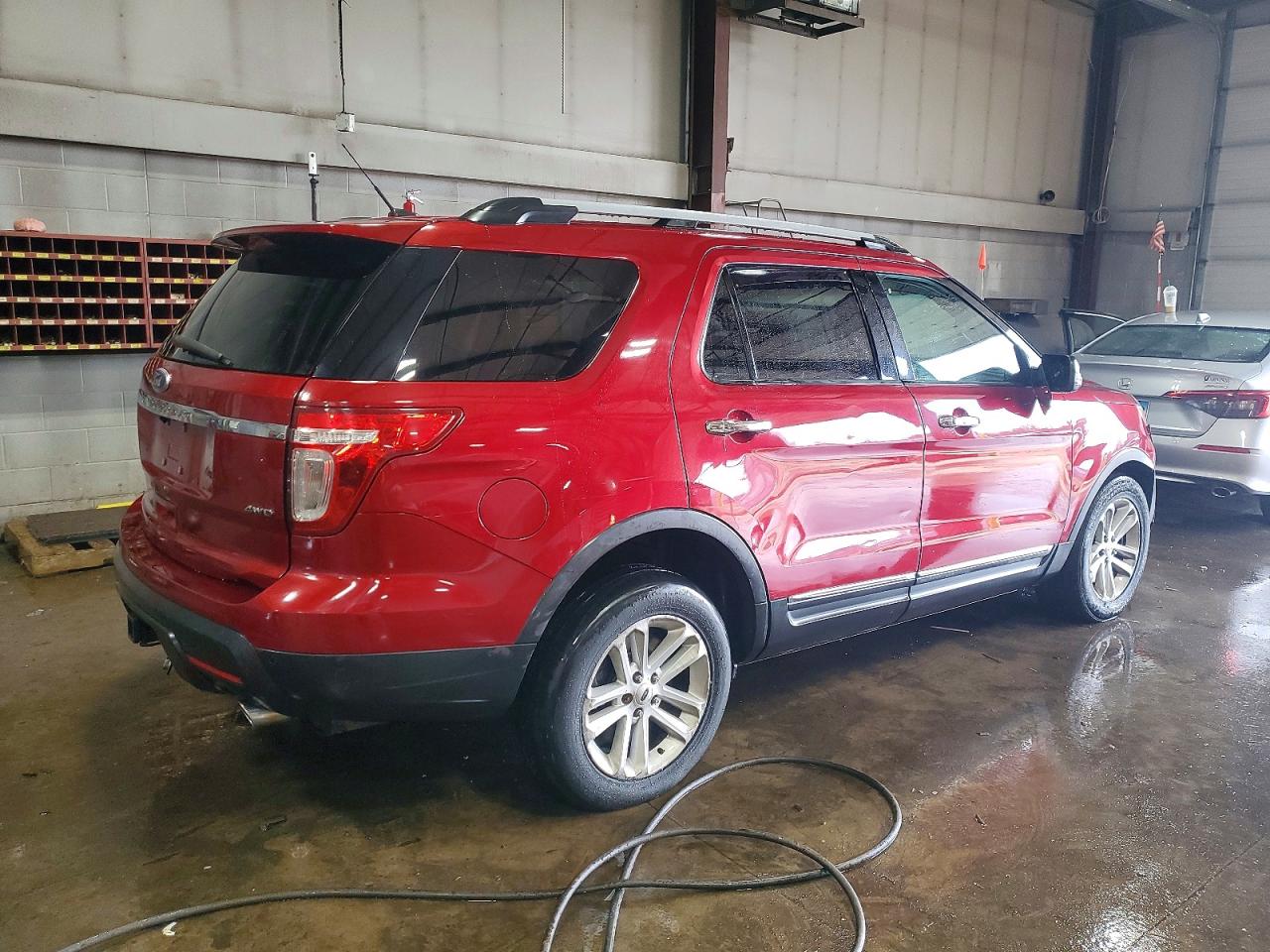2014 FORD EXPLORER XLT photo 3