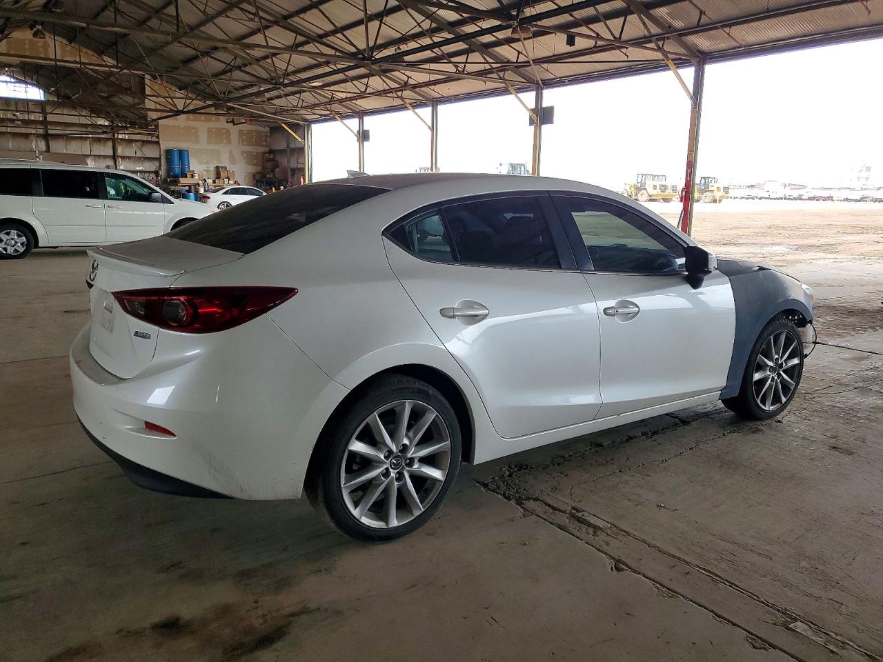 2017 MAZDA 3 TOURING photo 3