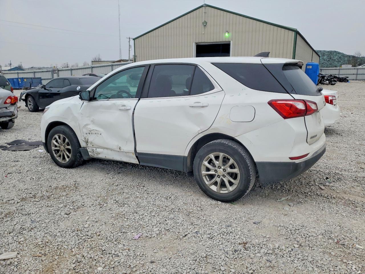 2021 CHEVROLET EQUINOX LT photo 2