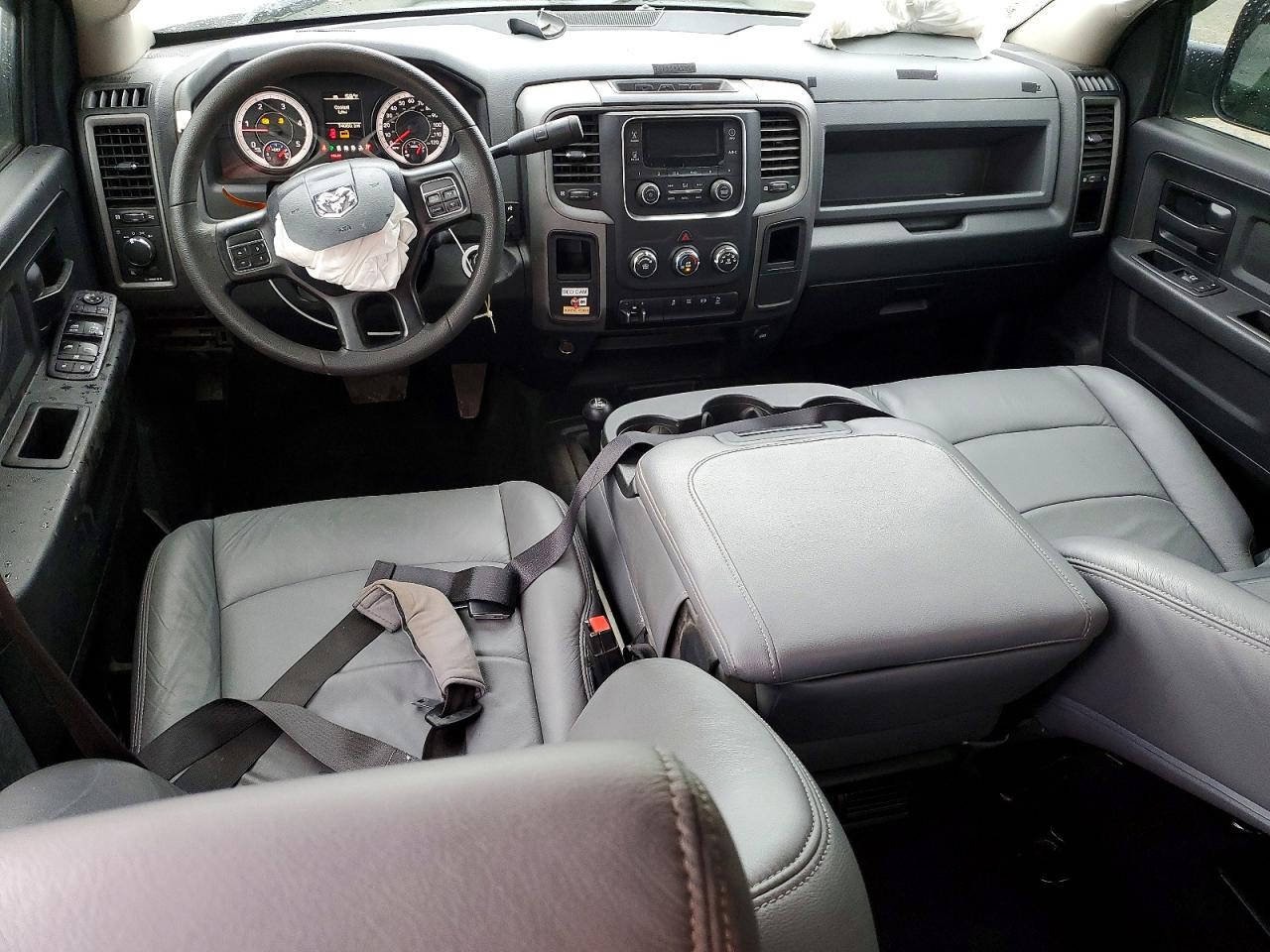 2018 RAM 3500 ST photo 8