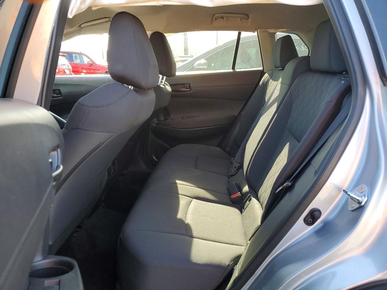 2025 TOYOTA COROLLA CROSS LE photo 10
