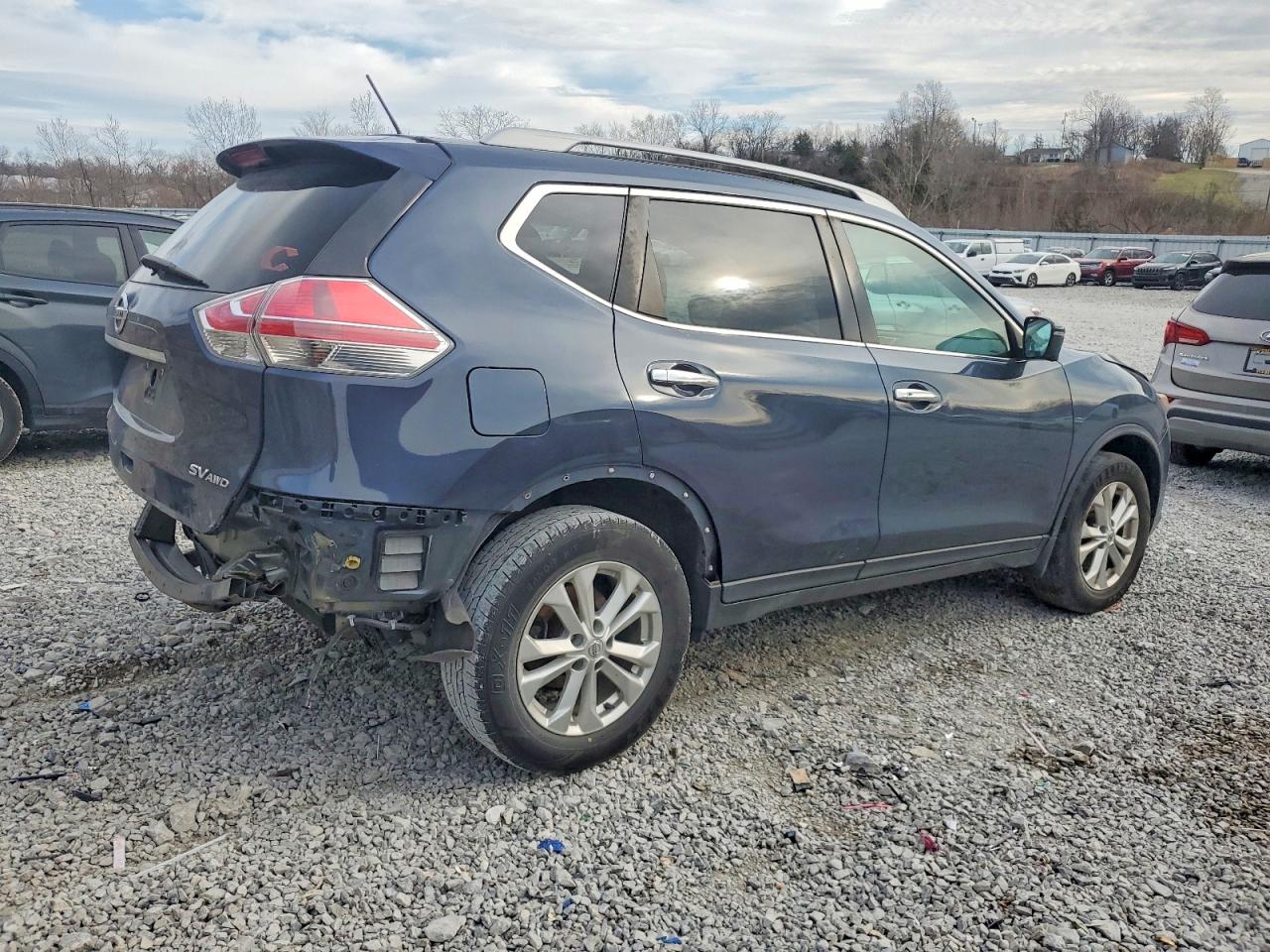 2016 NISSAN ROGUE S photo 5