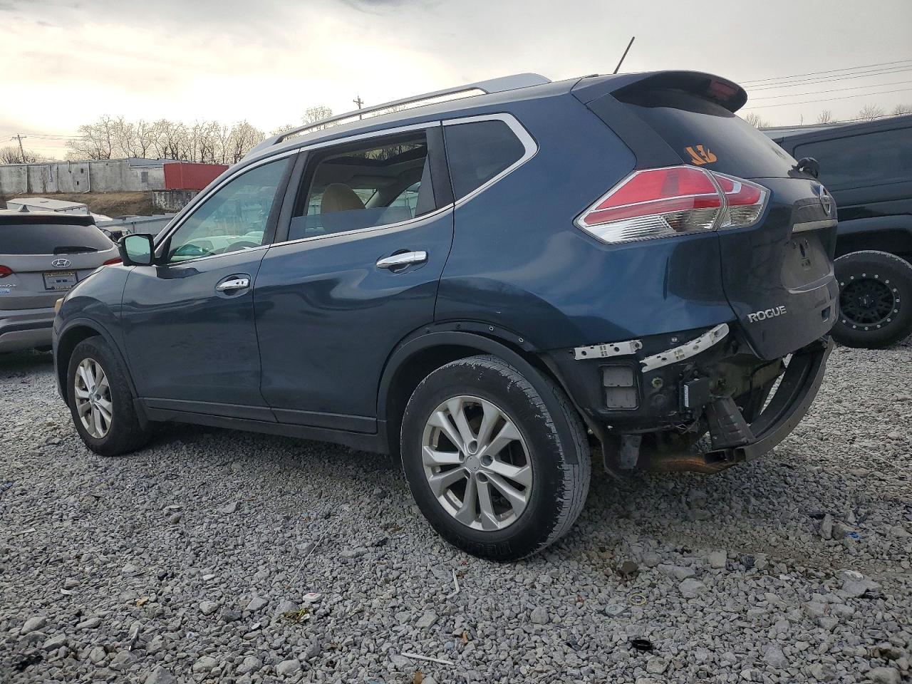 2016 NISSAN ROGUE S photo 3