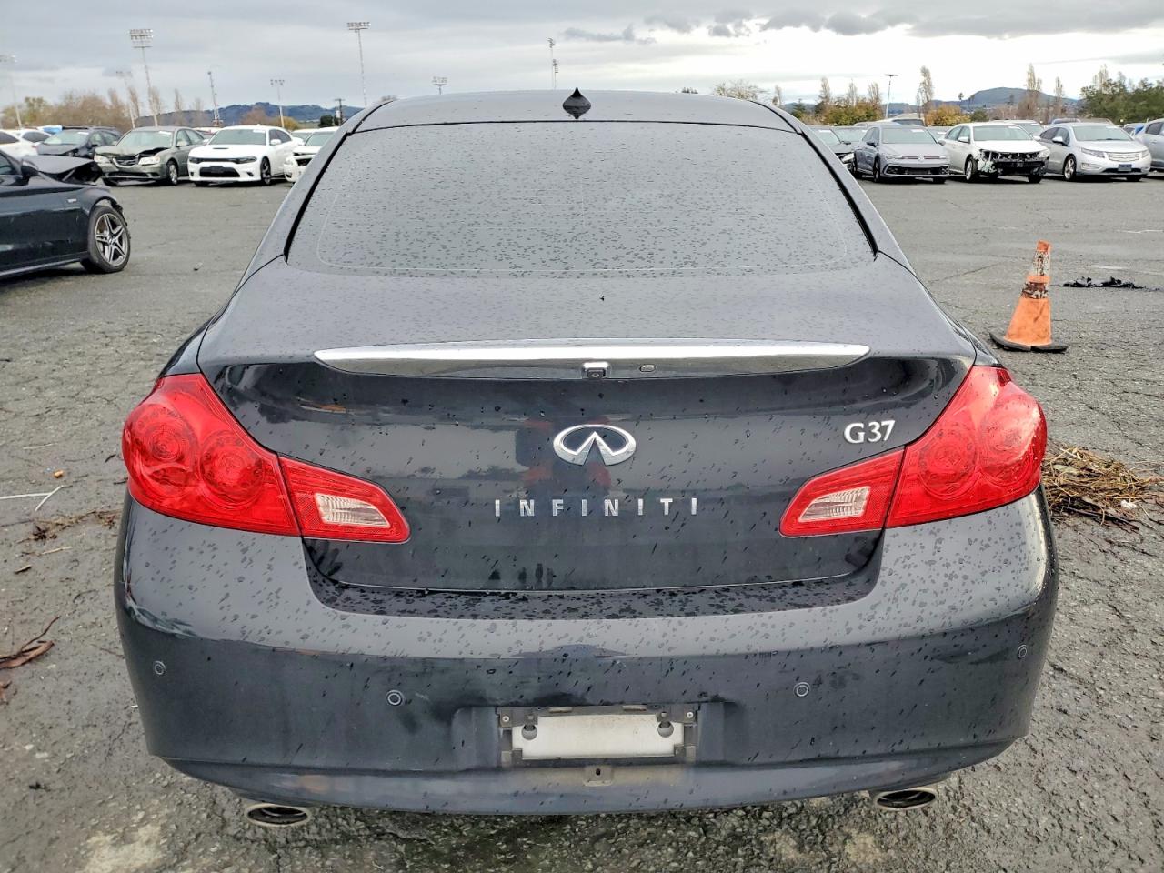 2013 INFINITI G37 BASE photo 6